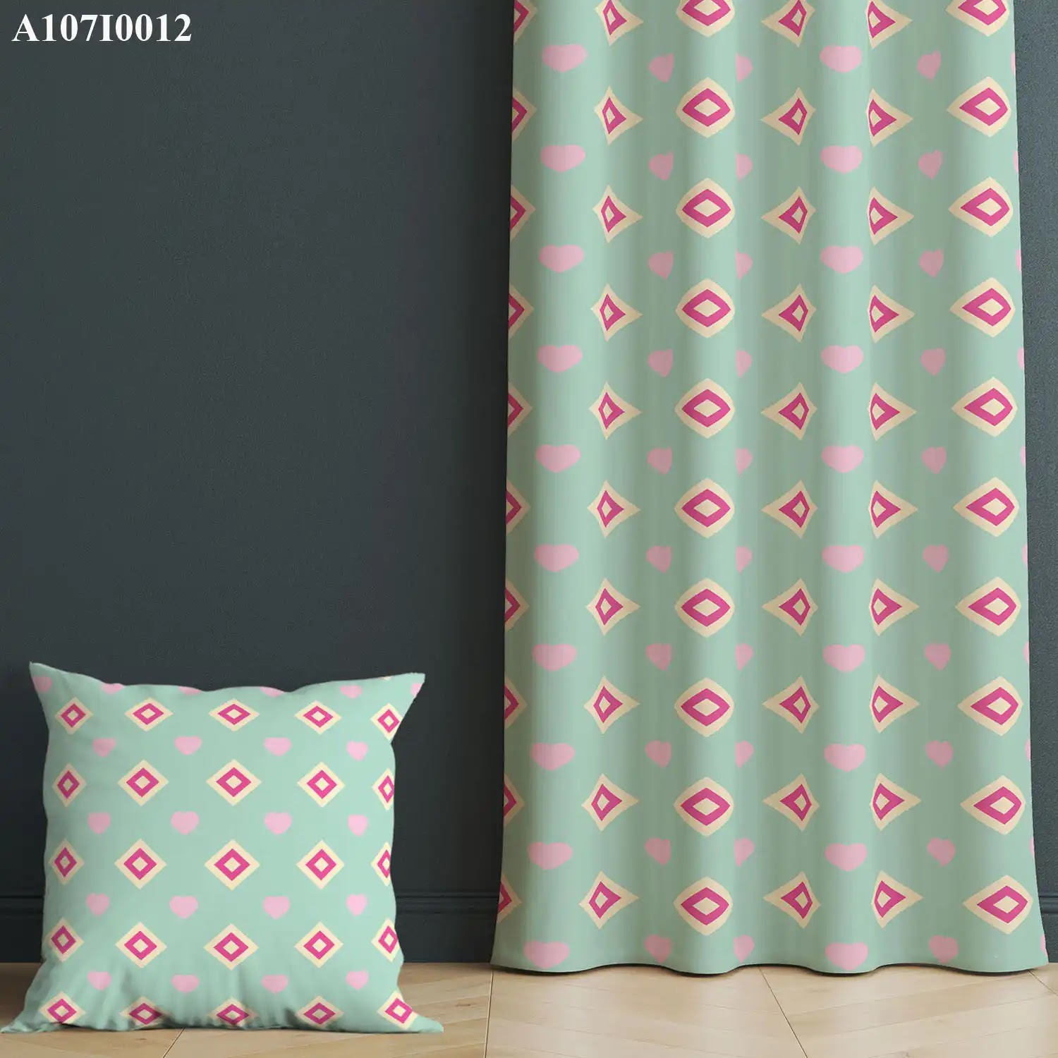 ستائر ووجه مخدة مطبوع