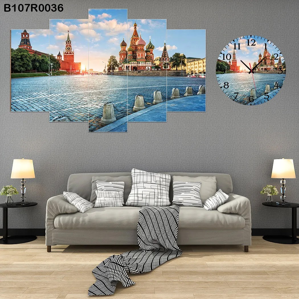 لوحة جدارية مع ساعة