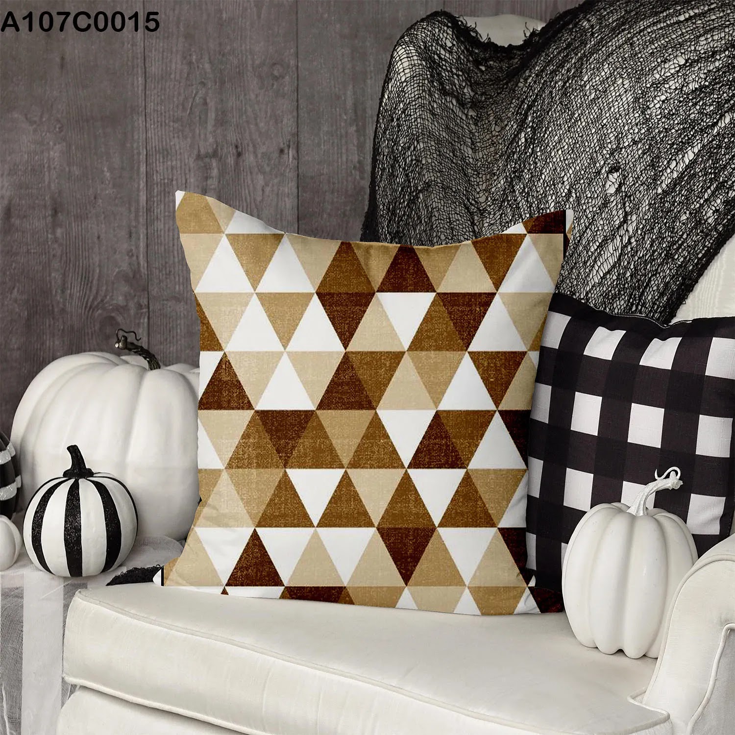 Pillow case with small triangles in Brown & white gradations