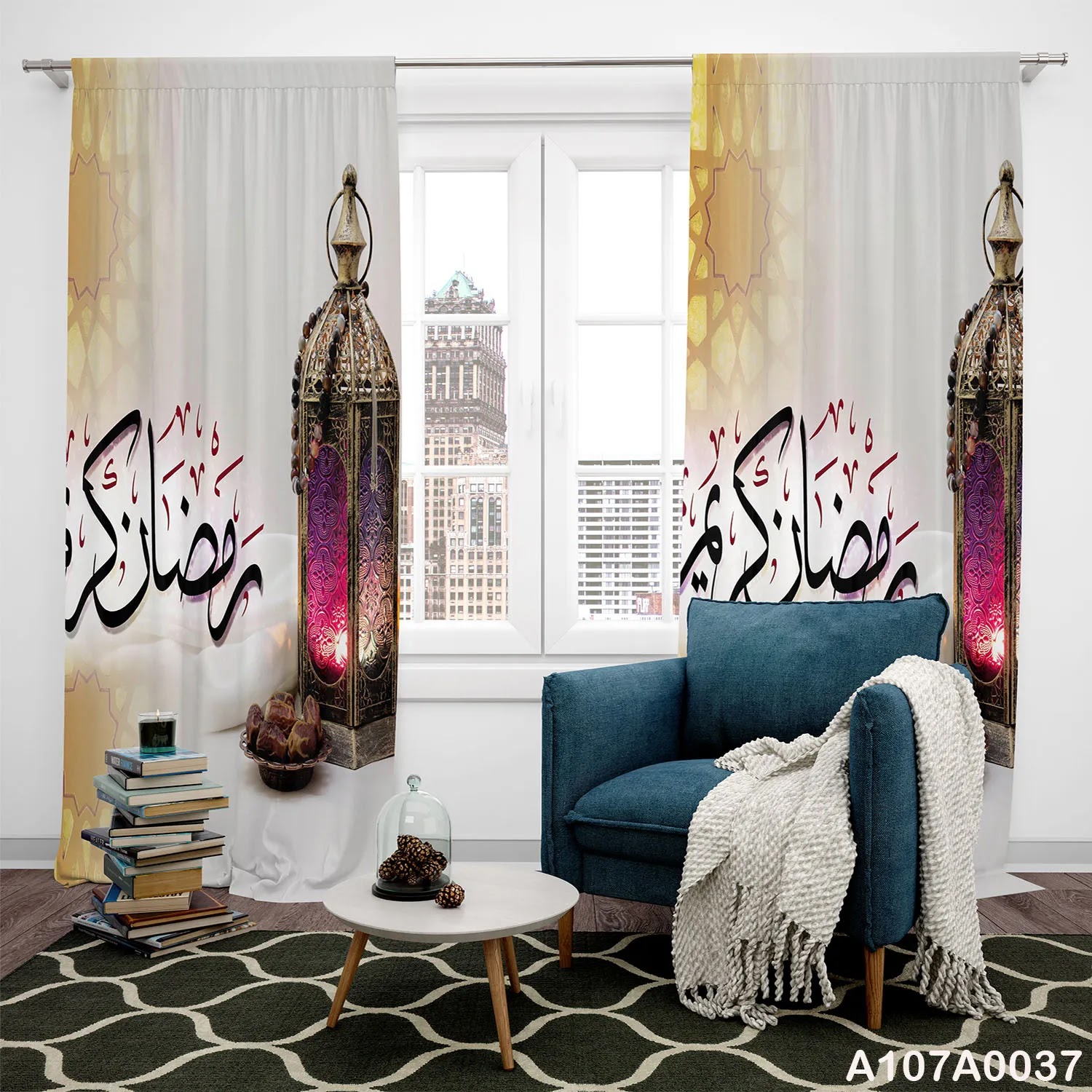 Curtains in white and gold with Ramadan lantern