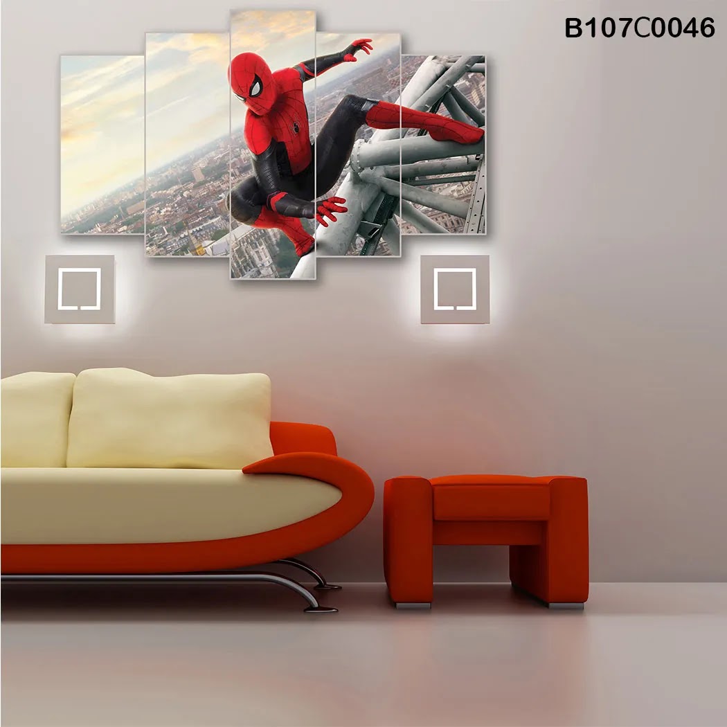 pentagonal plate with Spiderman for children's rooms