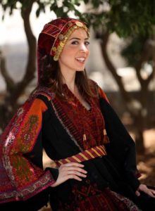 الثوب الفلسطيني..لكل مدينة حكاية | موقع عمان نت