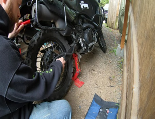 How to change KLR 650 tire