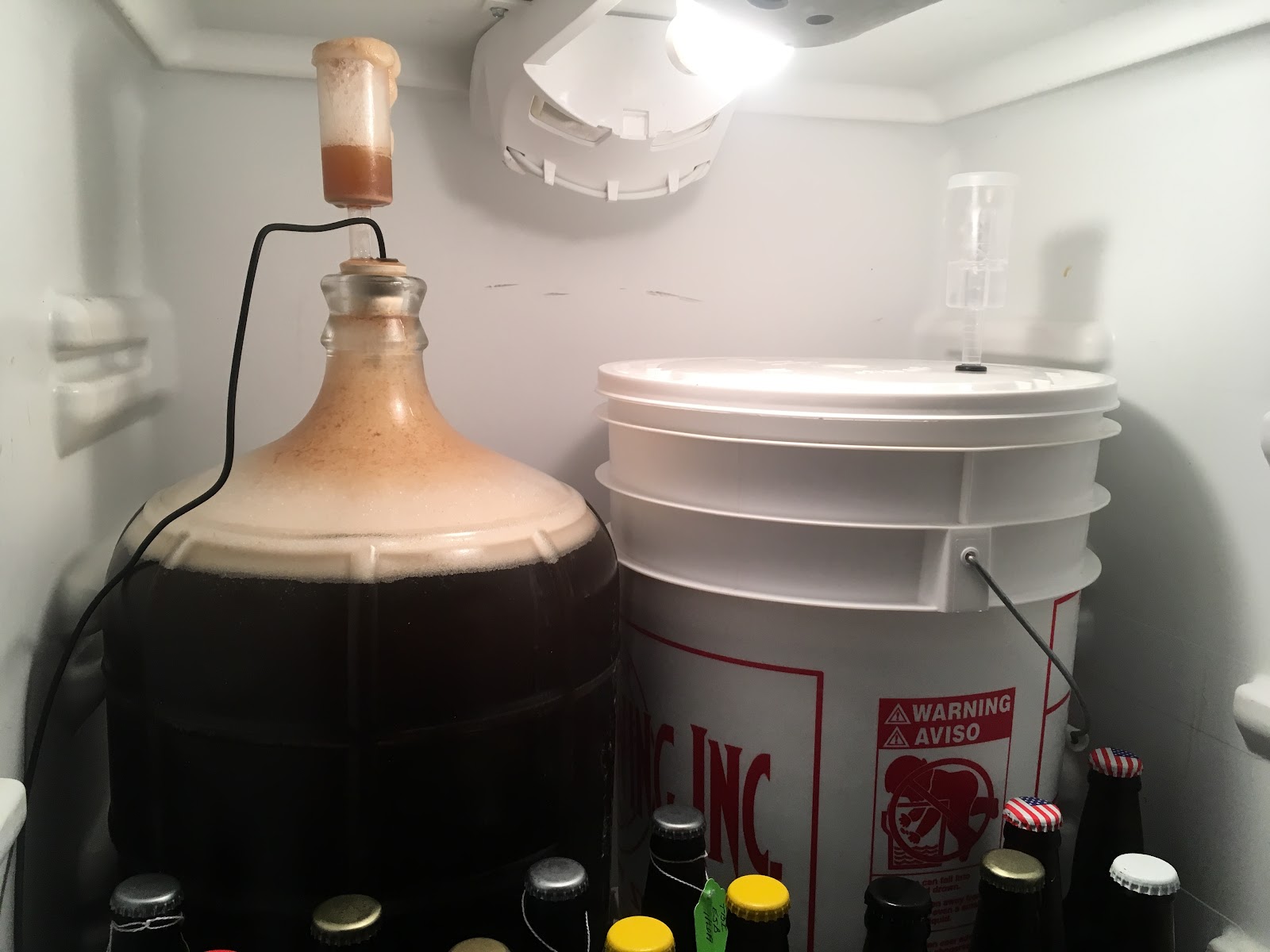 silicona sólida tipo S 4 bloqueos de aire con 4 tapones de goma en 2 tamaños diferentes para Homebrew válvula de escape de fermentación para cerveza y vino Aniceday 
