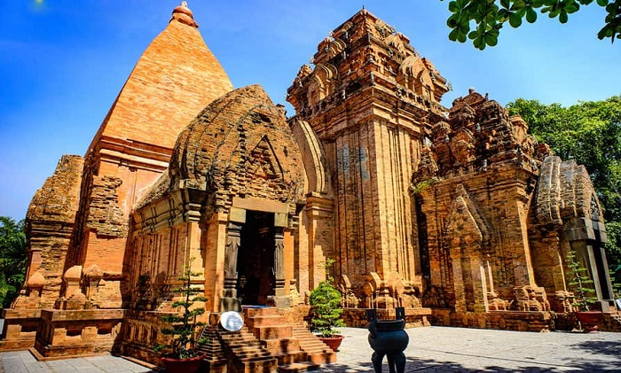 Tour du lịch free & easy Miền Trung - Tháp Bà Ponagar
