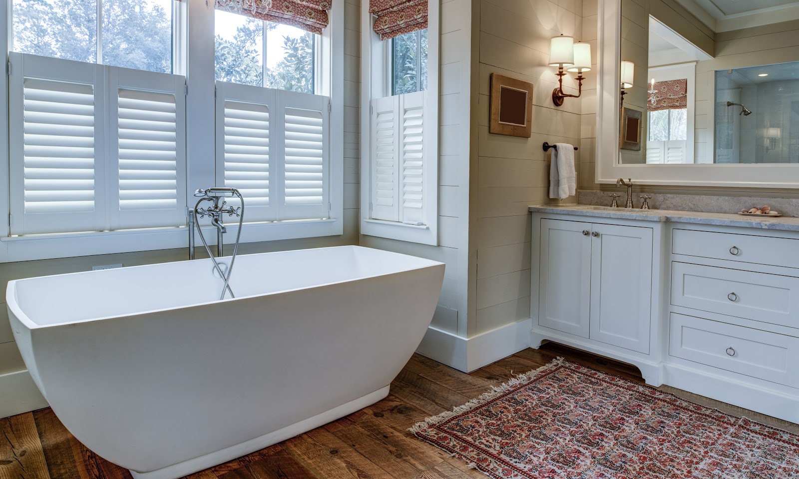 18 Bathroom Window Ideas To Elevate Your Interior Design Style