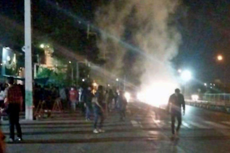 https://more-mirrors.imgix.net/u/wp-content/uploads/2023/05/Isfahan_Dastgerd_Protest.jpg?auto=compress,format