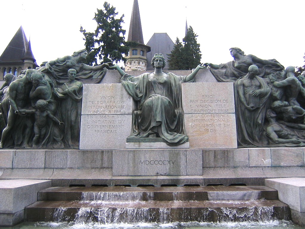 Monument ITU z roku 1865 v Paříži.jpg