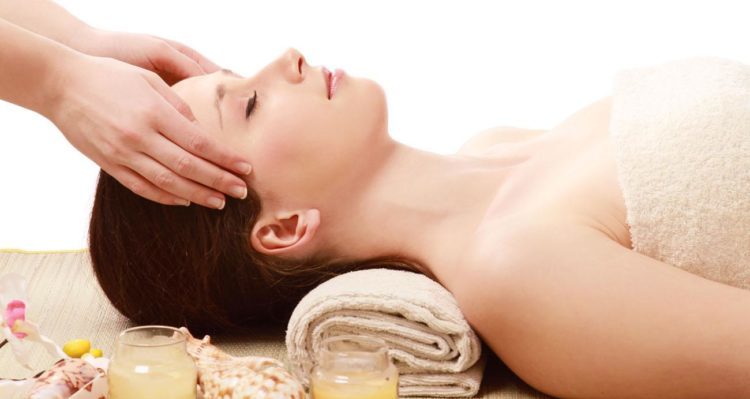 cách bổ sung collagen cho da mặt bằng massage