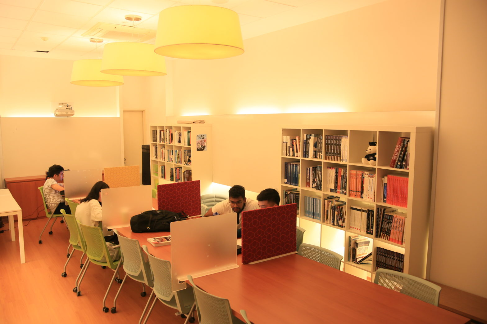 Không gian ấm áp của thư viện