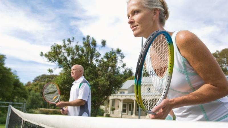 Chơi Tennis giúp ngăn ngừa loãng xương
