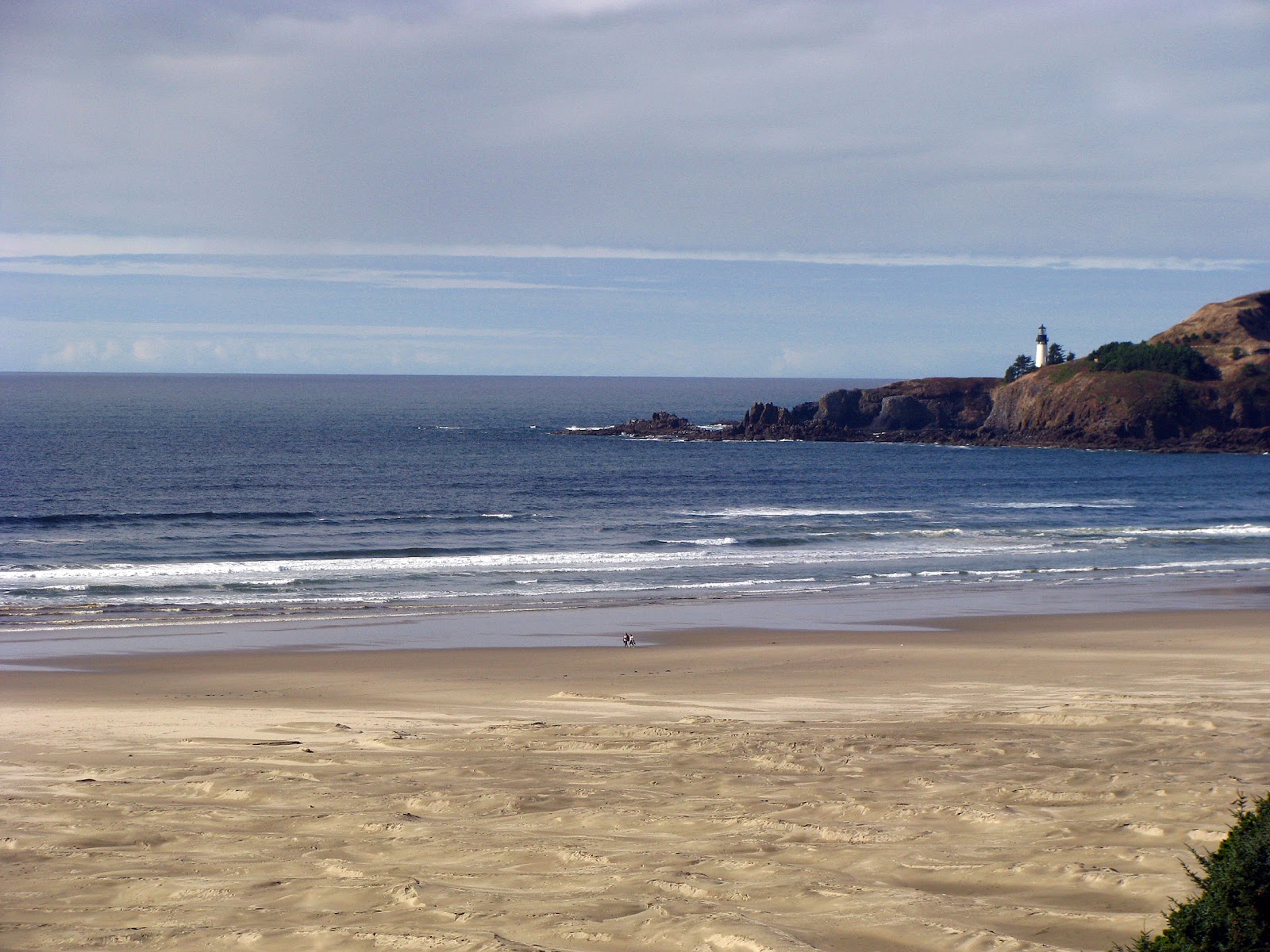 Beach at Newport OR- photo from http://www.agatebeachinn.com/