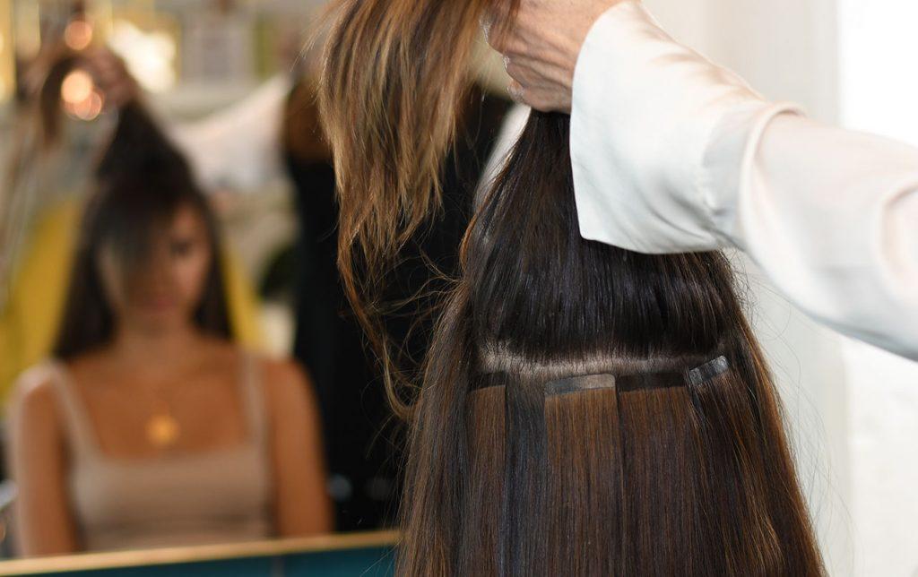 https://hair-extensionslondon.co.uk/wp-content/uploads/2020/10/tape-in-hair-extension-application-1-1024x644.jpg