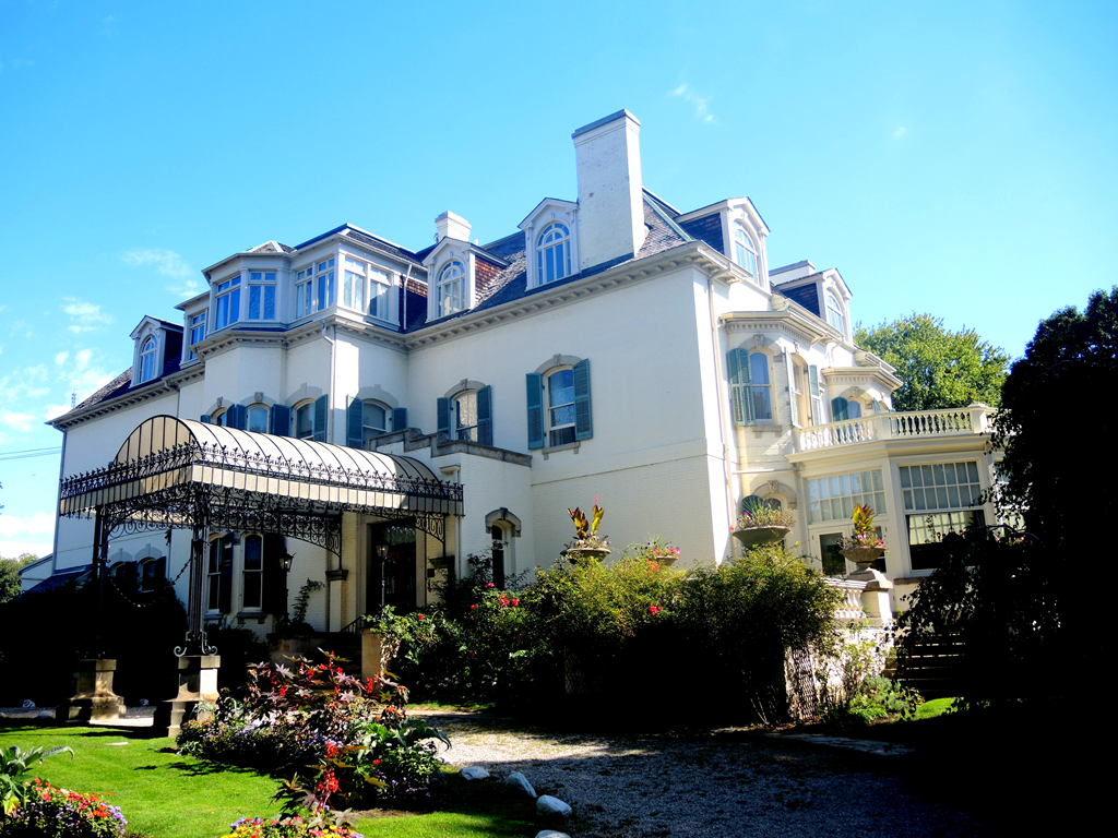 Most Iconic Houses in Canada real estate homes mansions historic spadina museum toronto