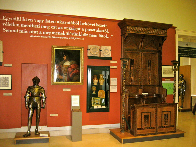 Displays of medieval relics in the Hungarian National Gallery