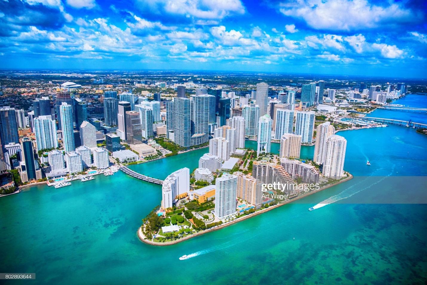 C:\Users\Valerio\Desktop\New folder\aerial-view-of-downtown-miami-florida-picture-id802893644.jpg
