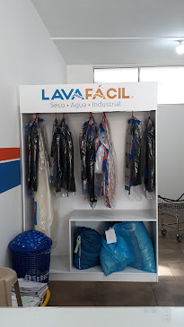 32W7+X87, Avenida Paseo de Los, Av. Pa. de los Cañaris, Cuenca 010104