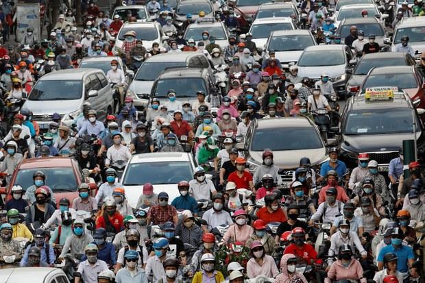 Siết xe cá nhân để giảm ùn tắc: Khó đủ thứ!
