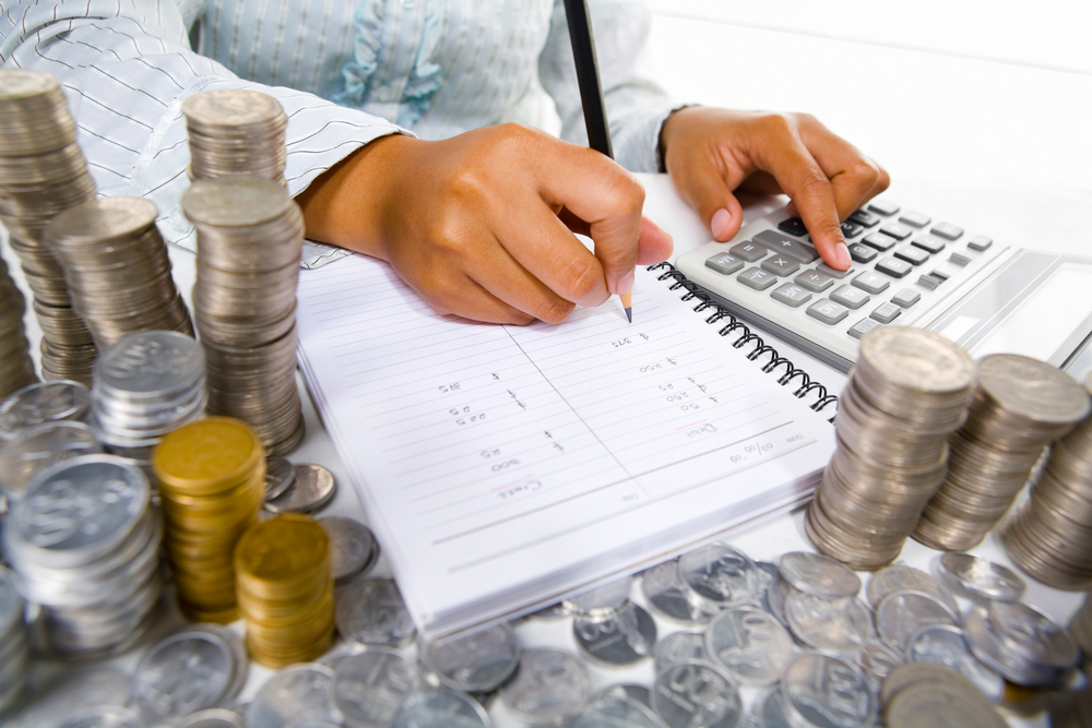 Manajemen laba adalah teknik akuntansi untuk menyajikan laporan keuangan dengan laba positif.