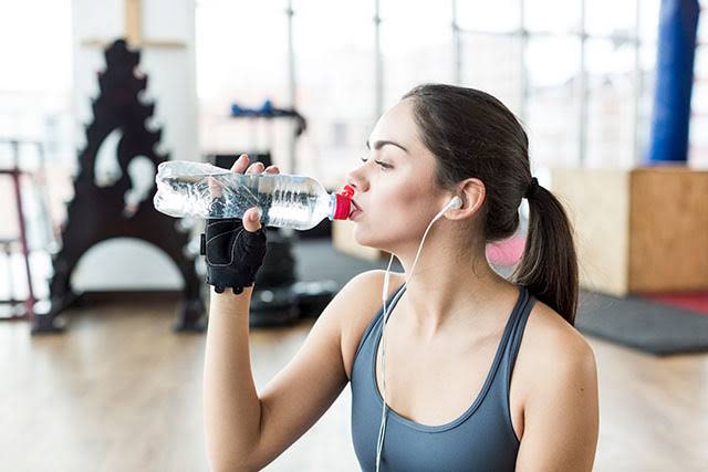 4. ดื่มน้ำก่อนออกกำลังกายให้เพียงพอ