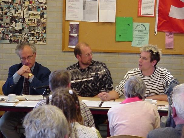 Actiebijeenkomst tegen bezuinigingen op Wet Voorzieningen Gehandicapten met SP-Kamerlid Jan de Wit in buurthuis de Uitwijk