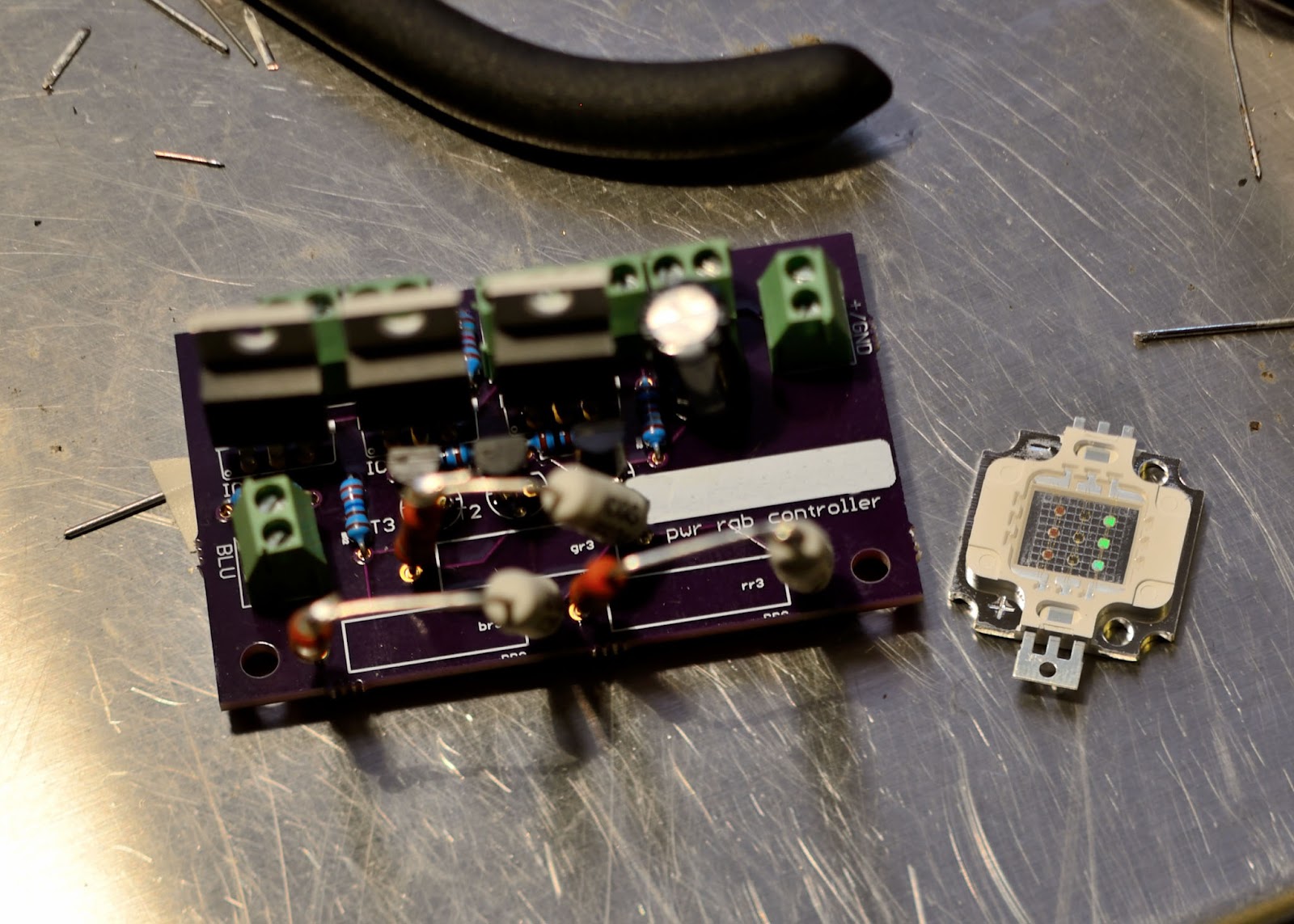 a la deriva raro Plasticidad RGB LED Controller Circuit: The Working Principle and How to Make One