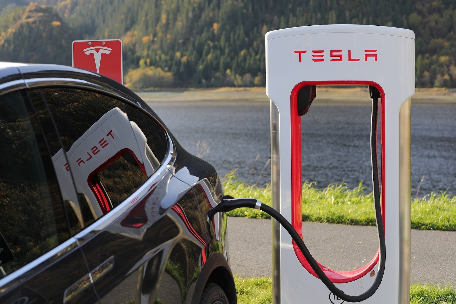 What Percentage Should I Charge A Tesla Battery?