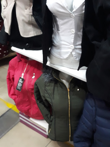 Ropa De Mujer Local 1374 - Quito