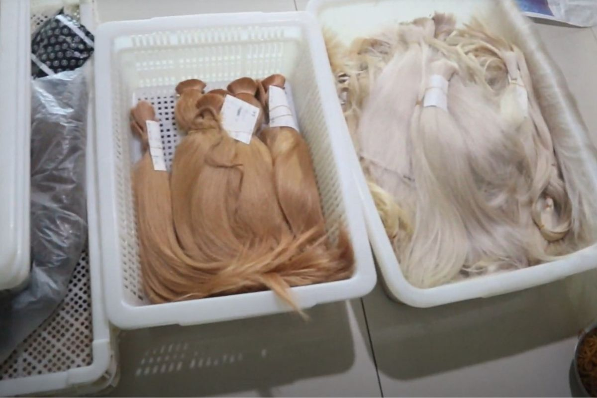 I-tip hair extensions