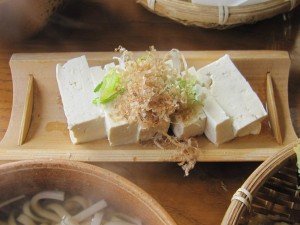 五箇山名物　固い豆腐