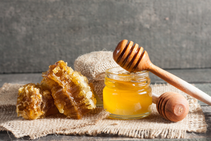 Mật ong mang lại nhiều lợi ích cho sức khỏe của con người. Ảnh: Shutterstock
