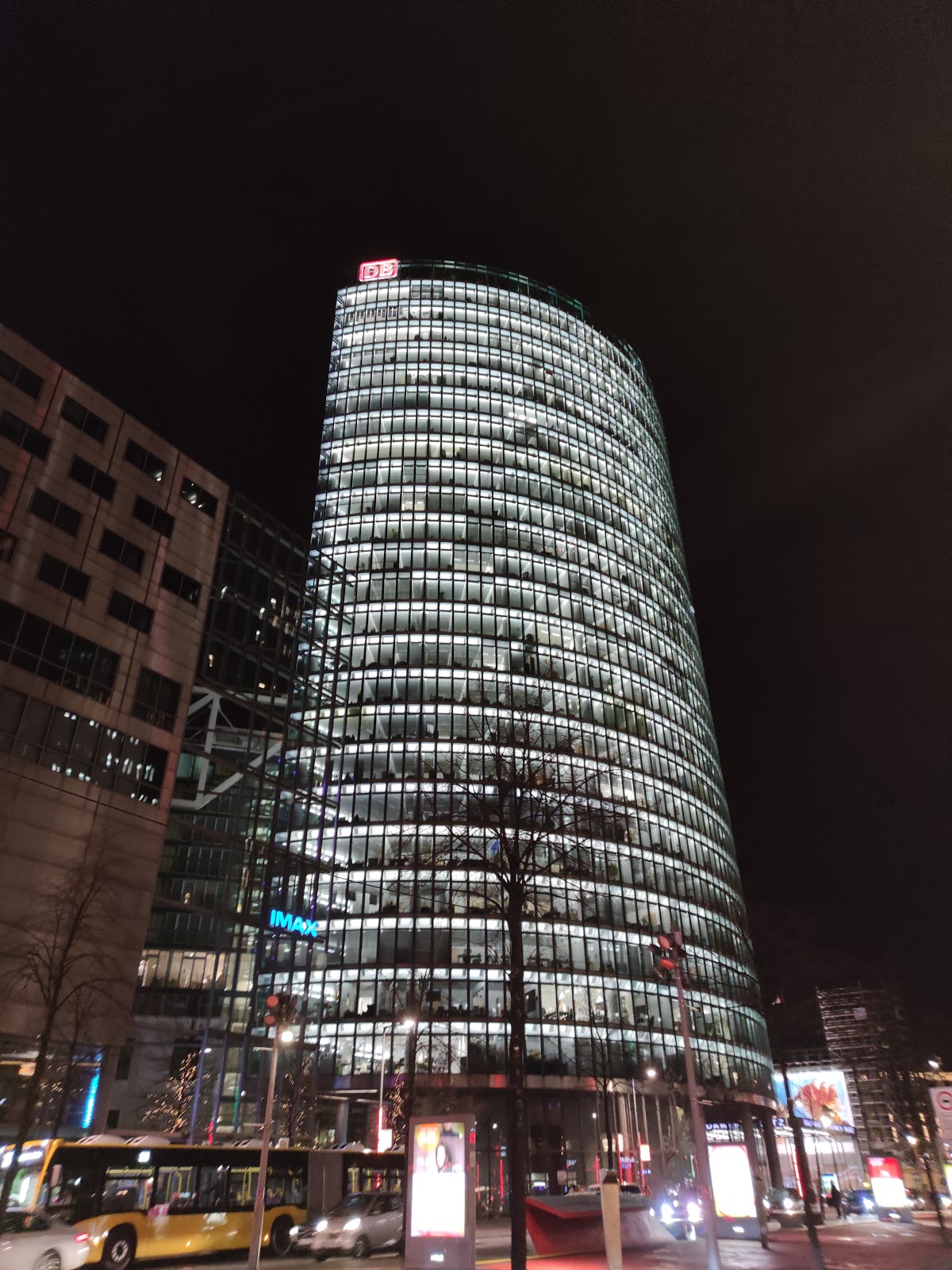 مبني السكة الحديد بميدان Postdamer platz - تصوير محمد طارق