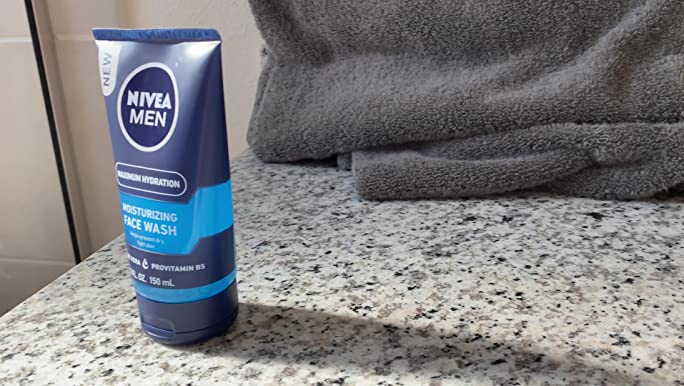 skincare pria untuk kulit berminyak dan berjerawat