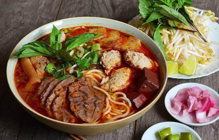 Bún bò Huế là một món ăn đặc trưng của vùng miền Trung Việt Nam