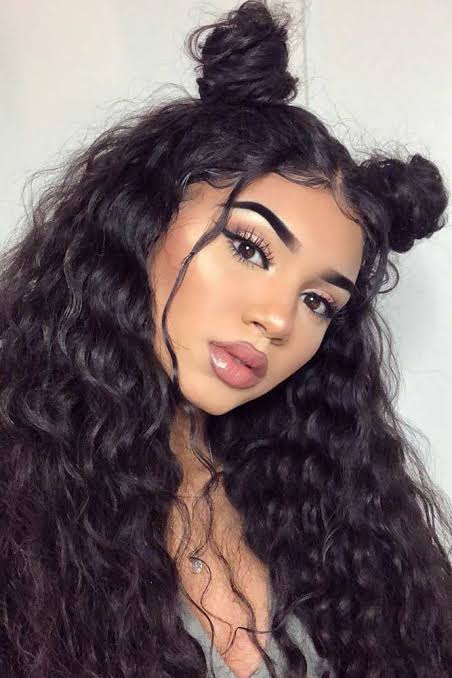 Hairstyles to Try with 2C Curly Hair