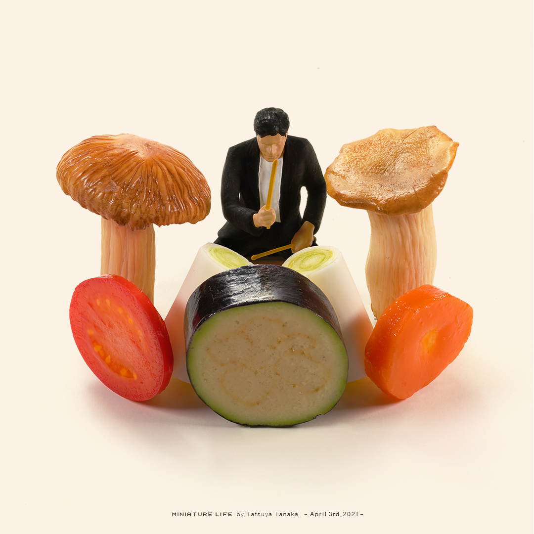 Tatsuya Tanaka, a Japanese artist Creates Miniature Scenes