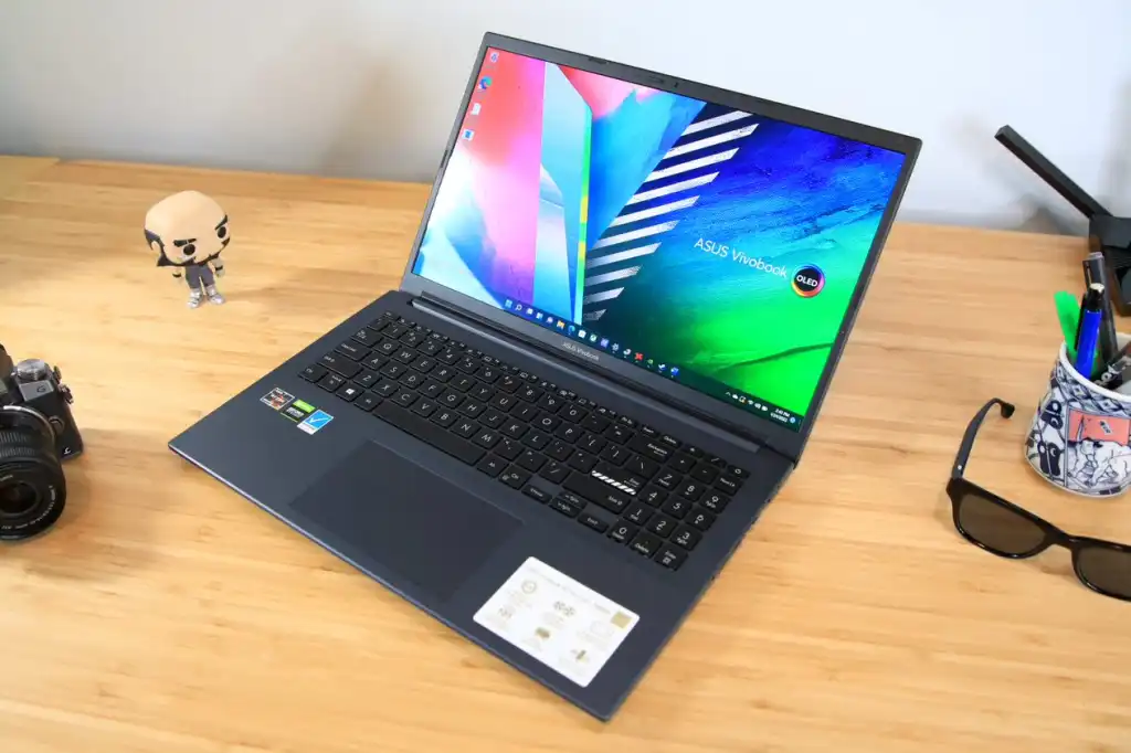This image shows the ASUS VivoBook 15 2022 on the table.