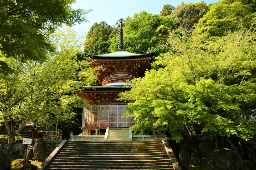 寺院仏閣で不審者が多発する背景とトラブル事例