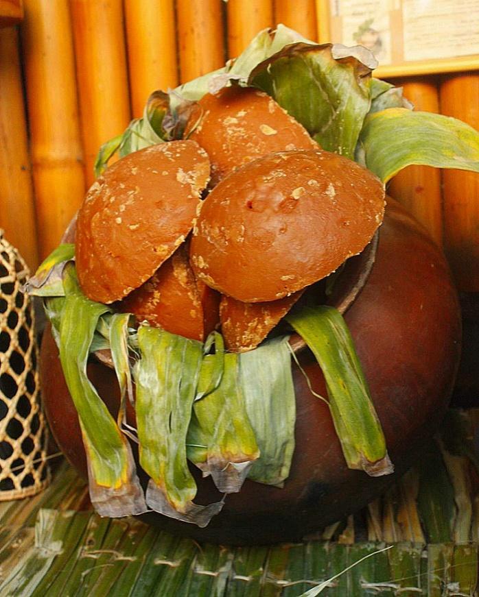 delicious delicacies in pangasinan - Panutsa (Sinakob, Panotcha, Tagapulot, Sugarcane Mollases)