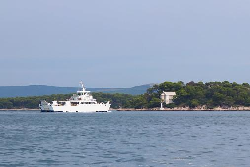 https://media.istockphoto.com/id/1073578094/photo/europe-mediterranean-area-adriatic-sea-croatia-dalmatian-seascape-a-ferry-catamaran-sailing.jpg?b=1&s=170667a&w=0&k=20&c=n_KVMVbBgVOAwgzUJfVK2-HEjfNuse2Nytw4W2pjar8=
