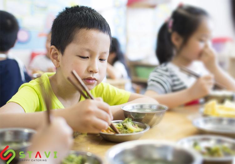 STAVI cung cấp suất ăn cho trường học