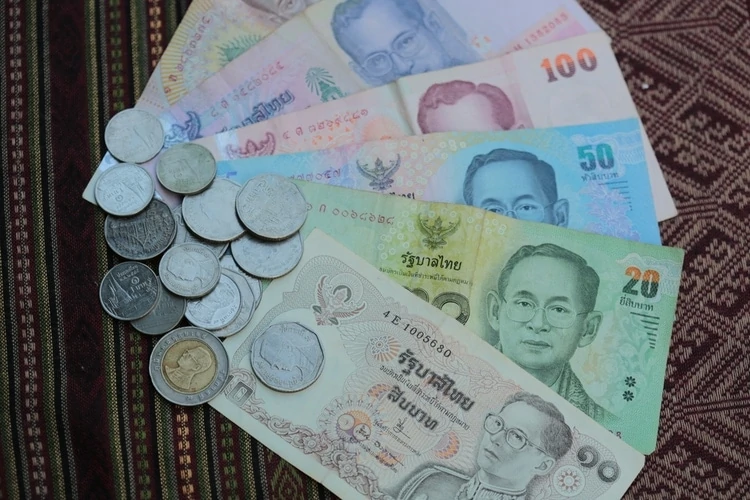Where to change money in Thailand?