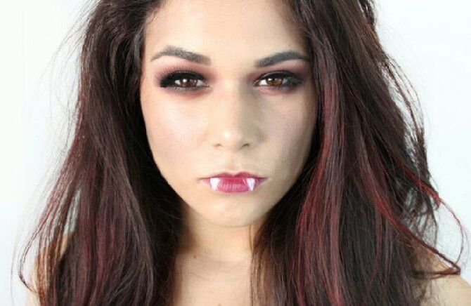 Halloween vampire make-up