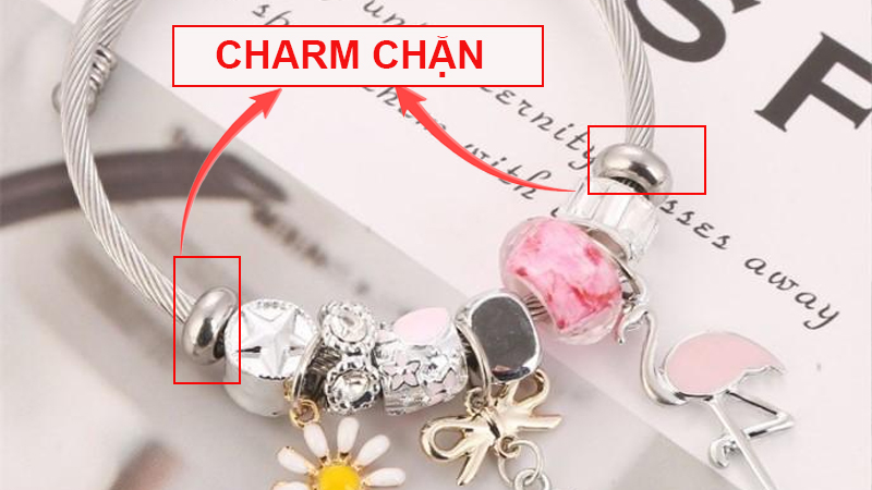 Charm chặn giúp cố định các hạt charm khác 