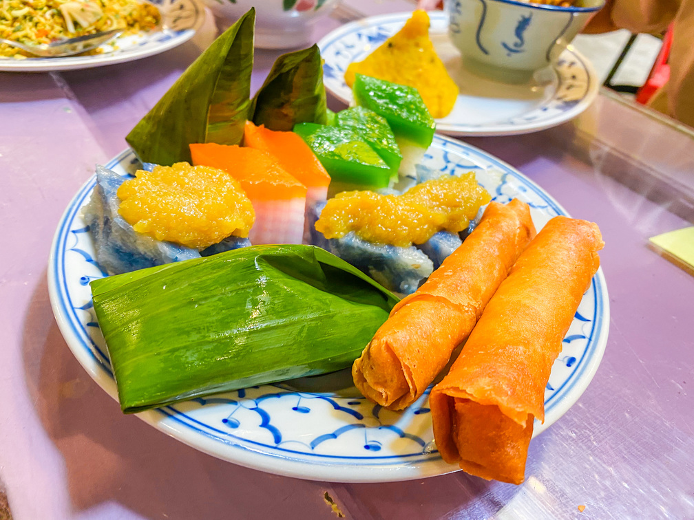 【檳城喬治市午餐推薦】莫定標娘惹餐廳 必吃精緻糕點、咖喱黃姜飯、叻沙 大力推薦的娘惹美食｜三八旅客