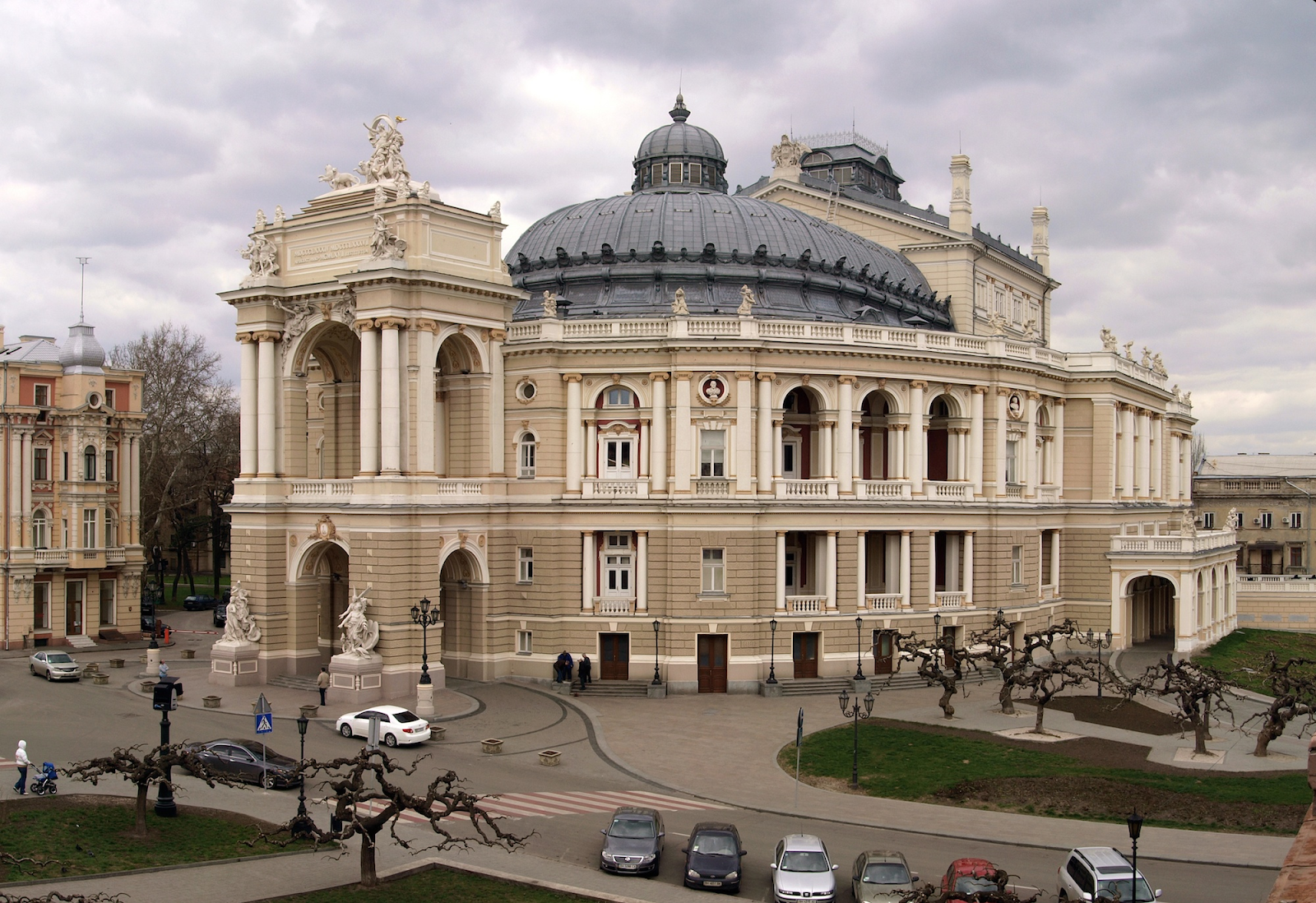 Одеський оперний театр не менш виразний зовні, ніж усередині.
