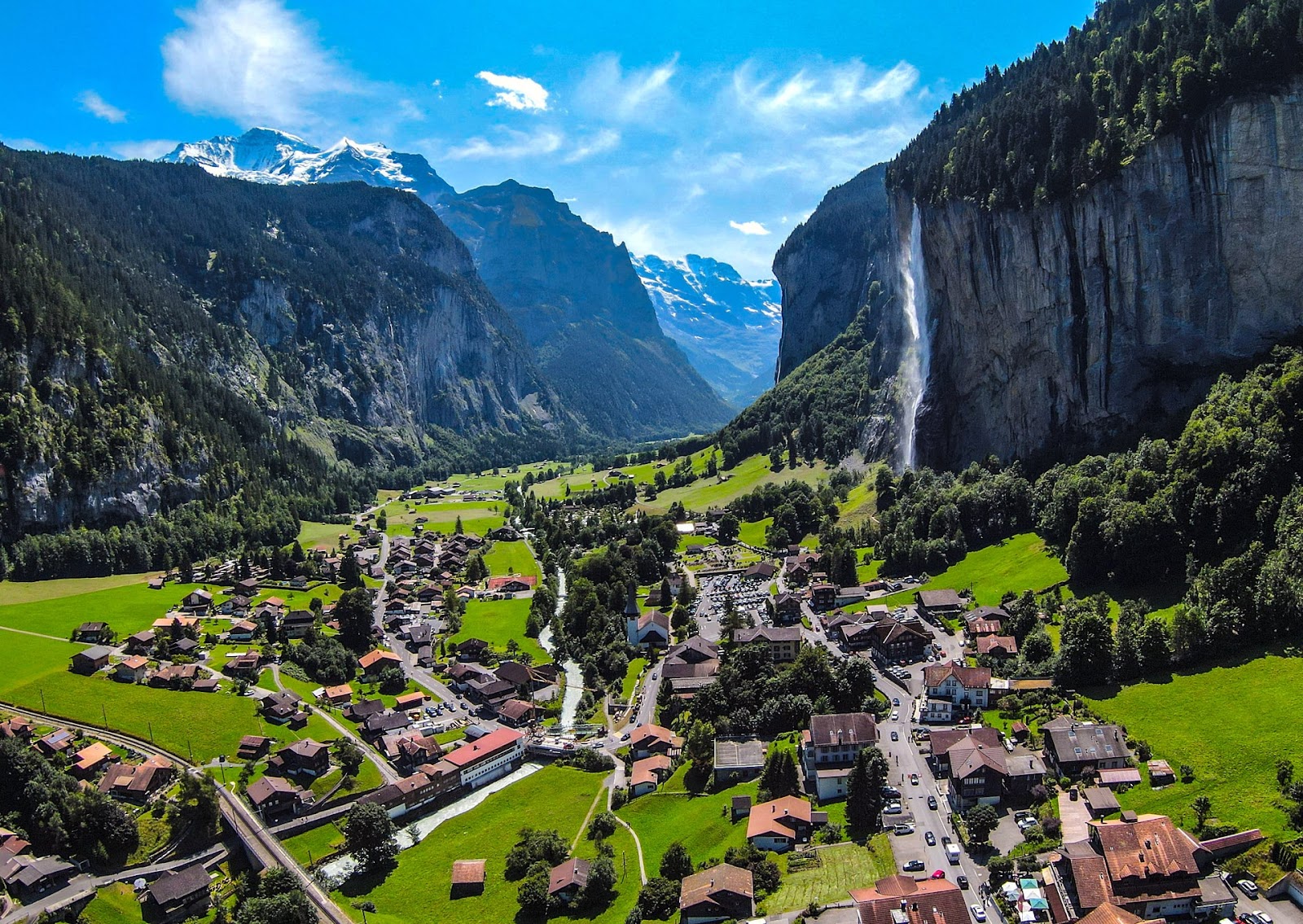 Best spring hikes in Switzerland 1
