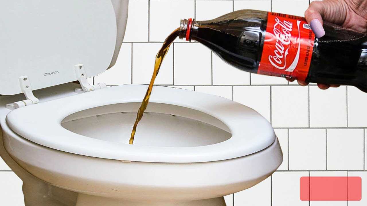 Cách thông tắc bồn cầu bể phốt bằng Coca