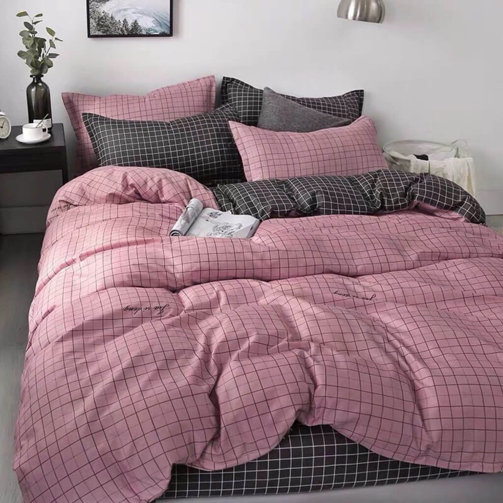  Drap giường màu đen kết hợp sắc hồng