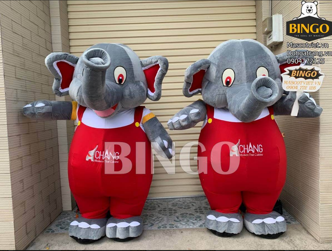 Mascot hơi con voi đỏ ?